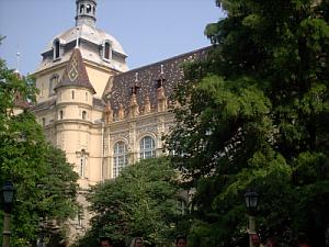BURG VAJDAHUNYAD IN BUDAPEST